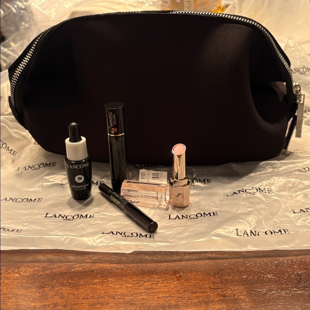 Lancôme Paris Bag ~ Brand New in Original Packaging with travel size products